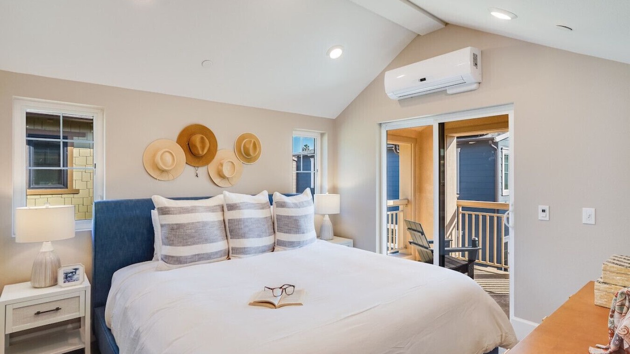 Photo of Bedroom in Mission Beach