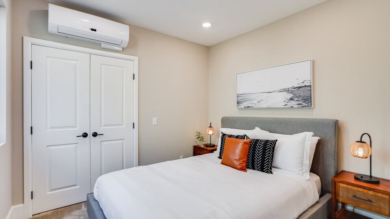 Photo of Bedroom in Mission Beach