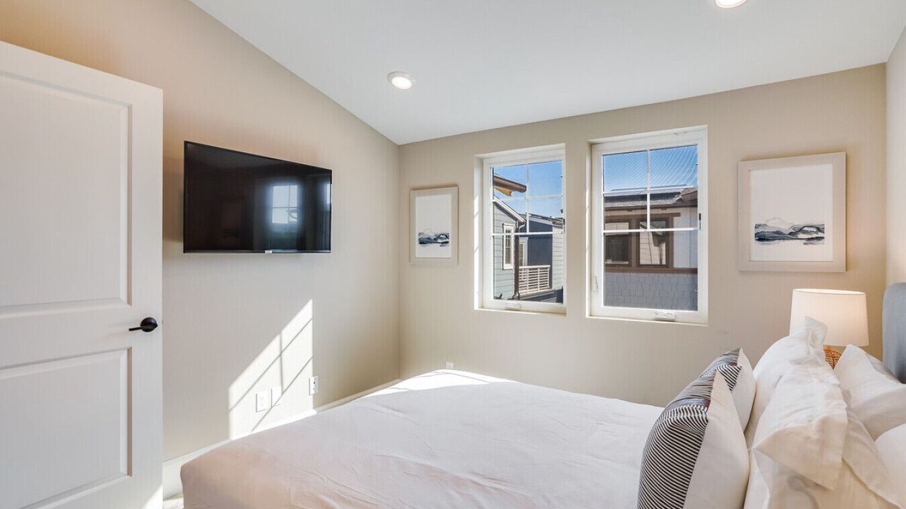 Photo of Bedroom in Mission Beach