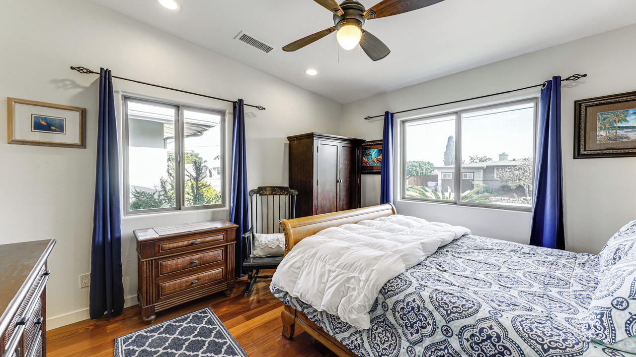 Photo of Bedroom in Bay Park