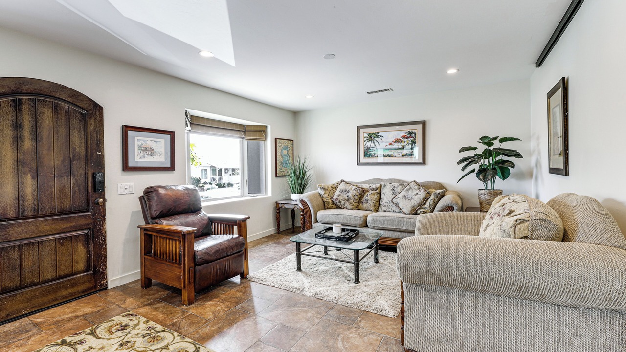 Photo of Livingroom in Bay Park