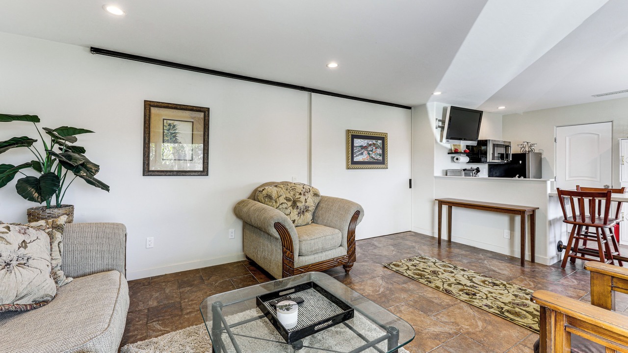 Photo of Livingroom in Bay Park