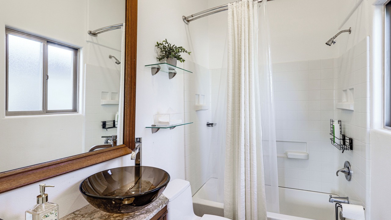 Photo of Bathroom in Bay Park
