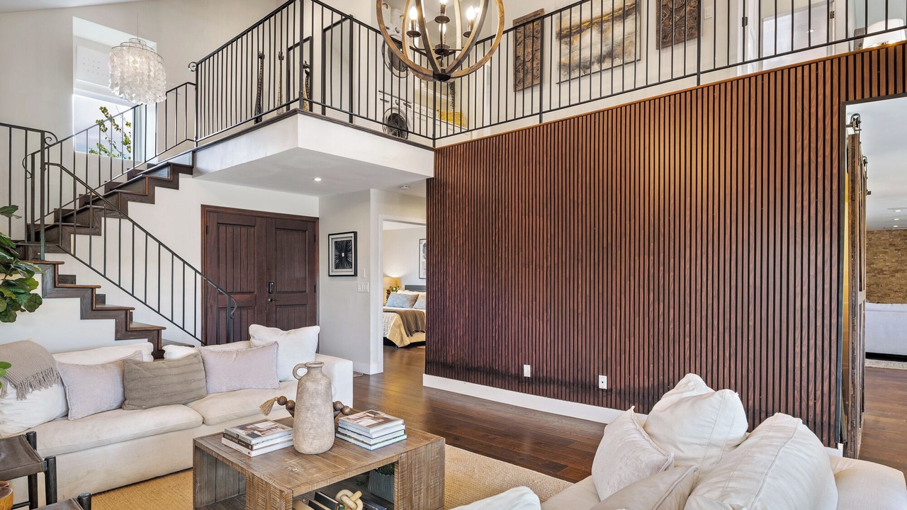 Photo of Livingroom in Bay Ho