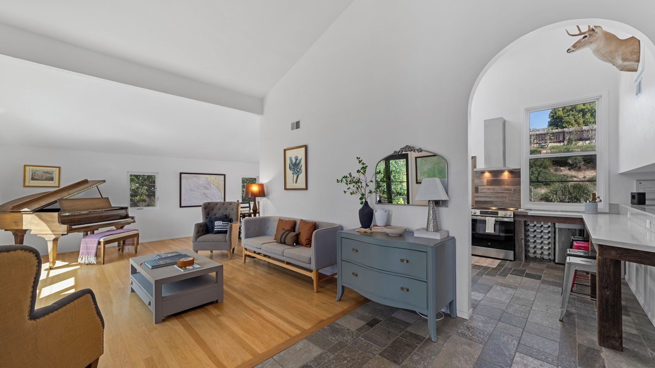 Photo of Livingroom in Del Mar Heights