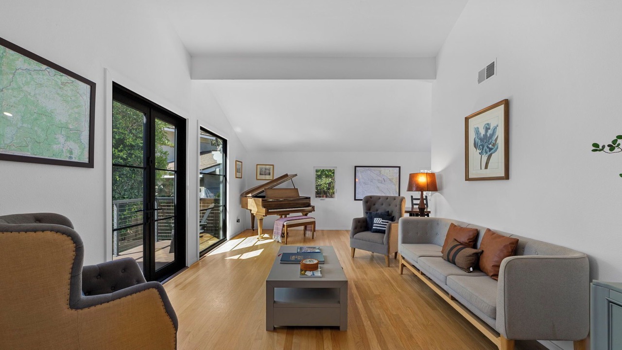 Photo of Livingroom in Del Mar Heights