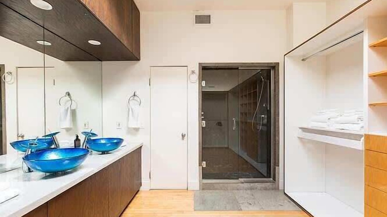 Photo of Bathroom in Little Italy