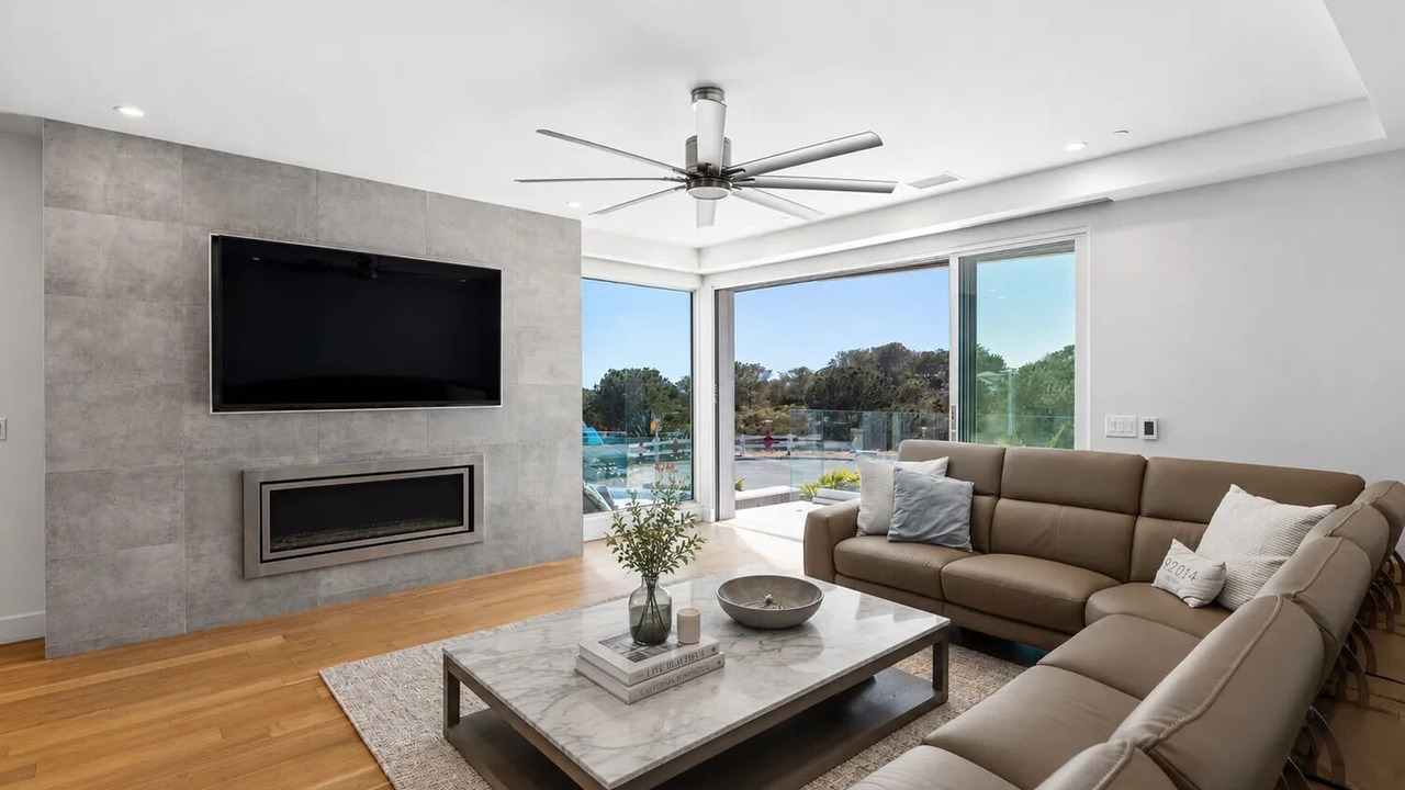 Photo of Livingroom in Del Mar Heights