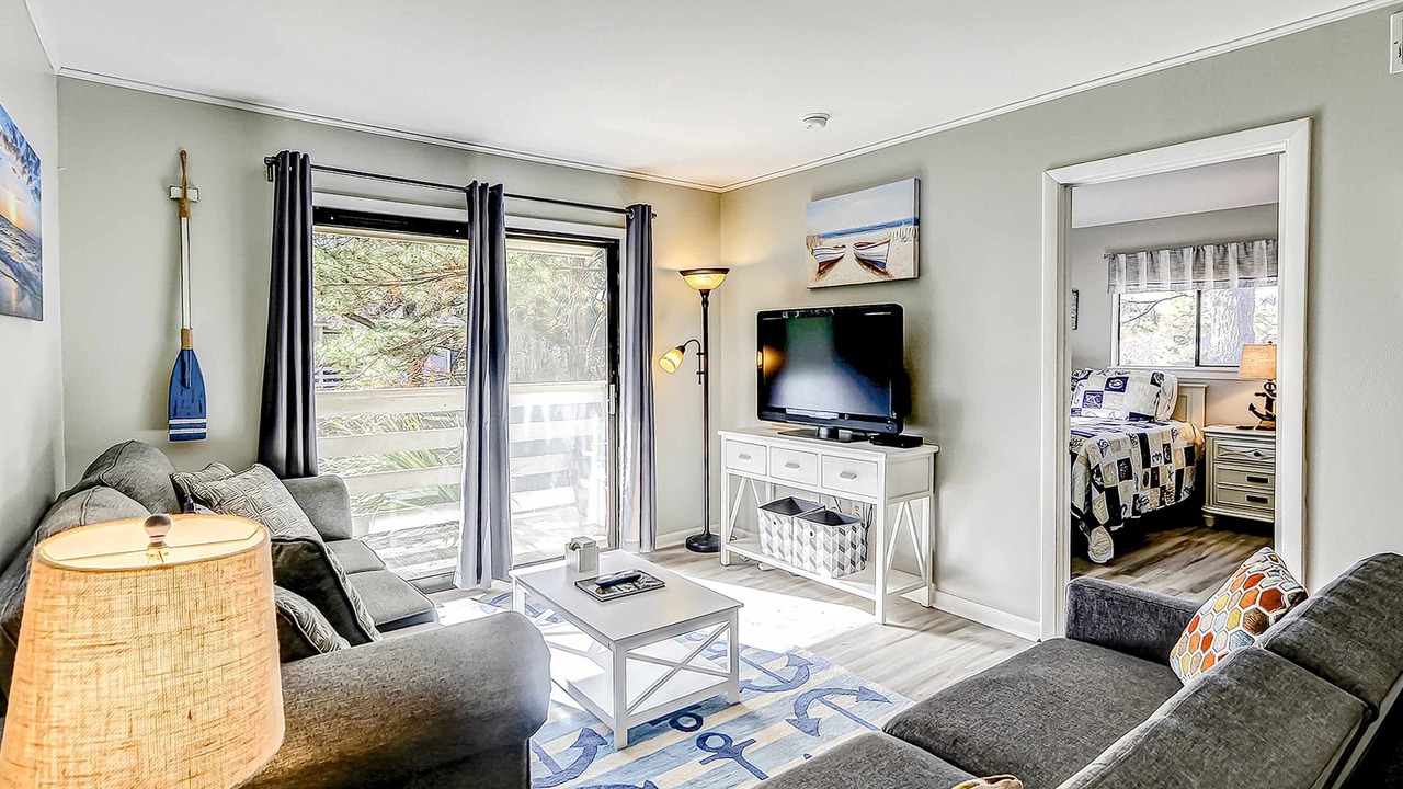 Photo of Livingroom in Folly Field