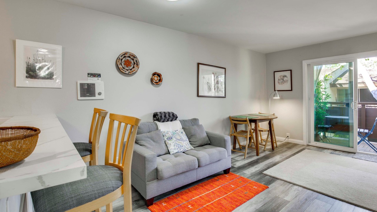 Photo of Livingroom in Mission Valley West