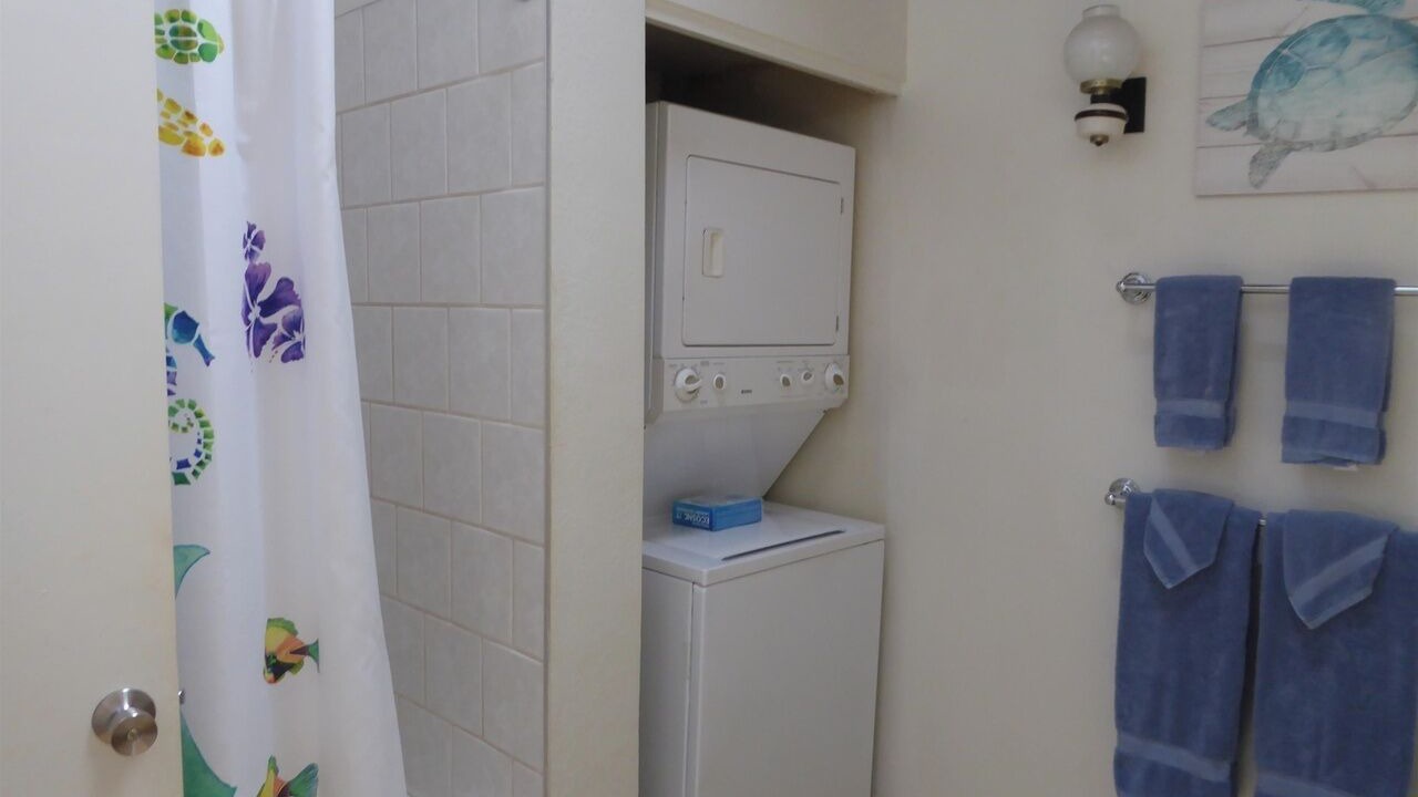 Photo of Bathroom in Maunaloa