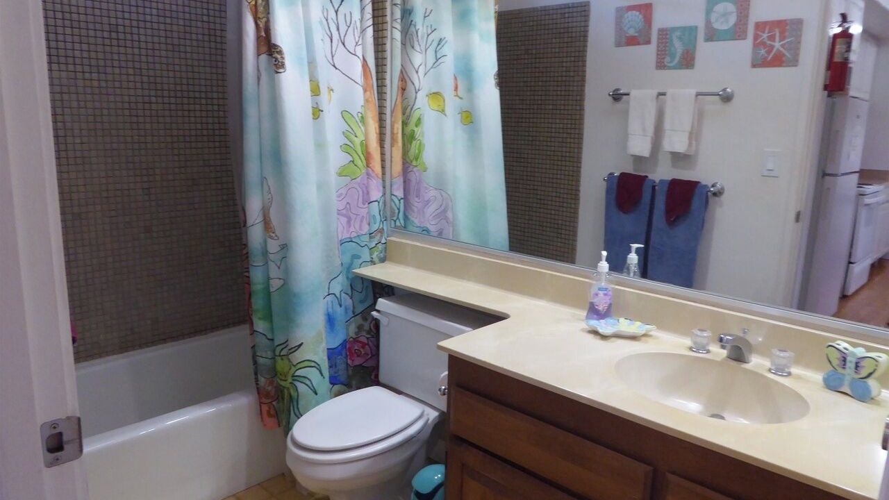 Photo of Bathroom in Maunaloa