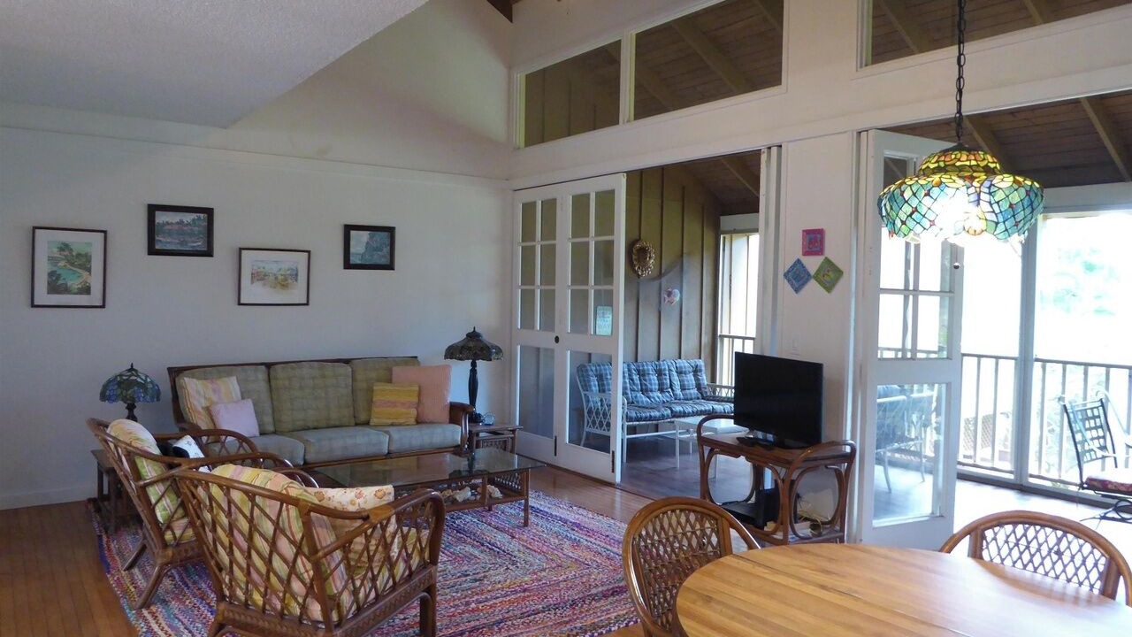 Photo of Livingroom in Maunaloa