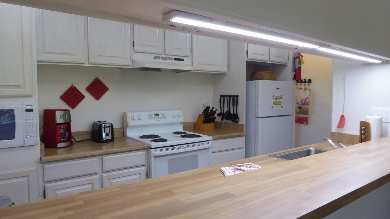 Photo of Kitchen in Maunaloa