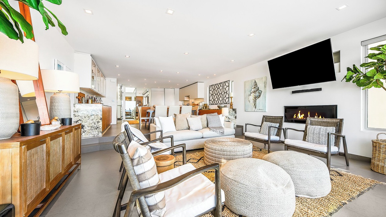 Photo of Livingroom in Beach Barber Tract