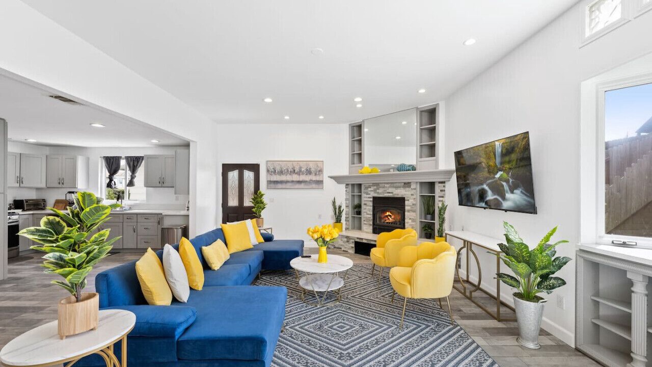 Photo of Livingroom in Clairemont Mesa West