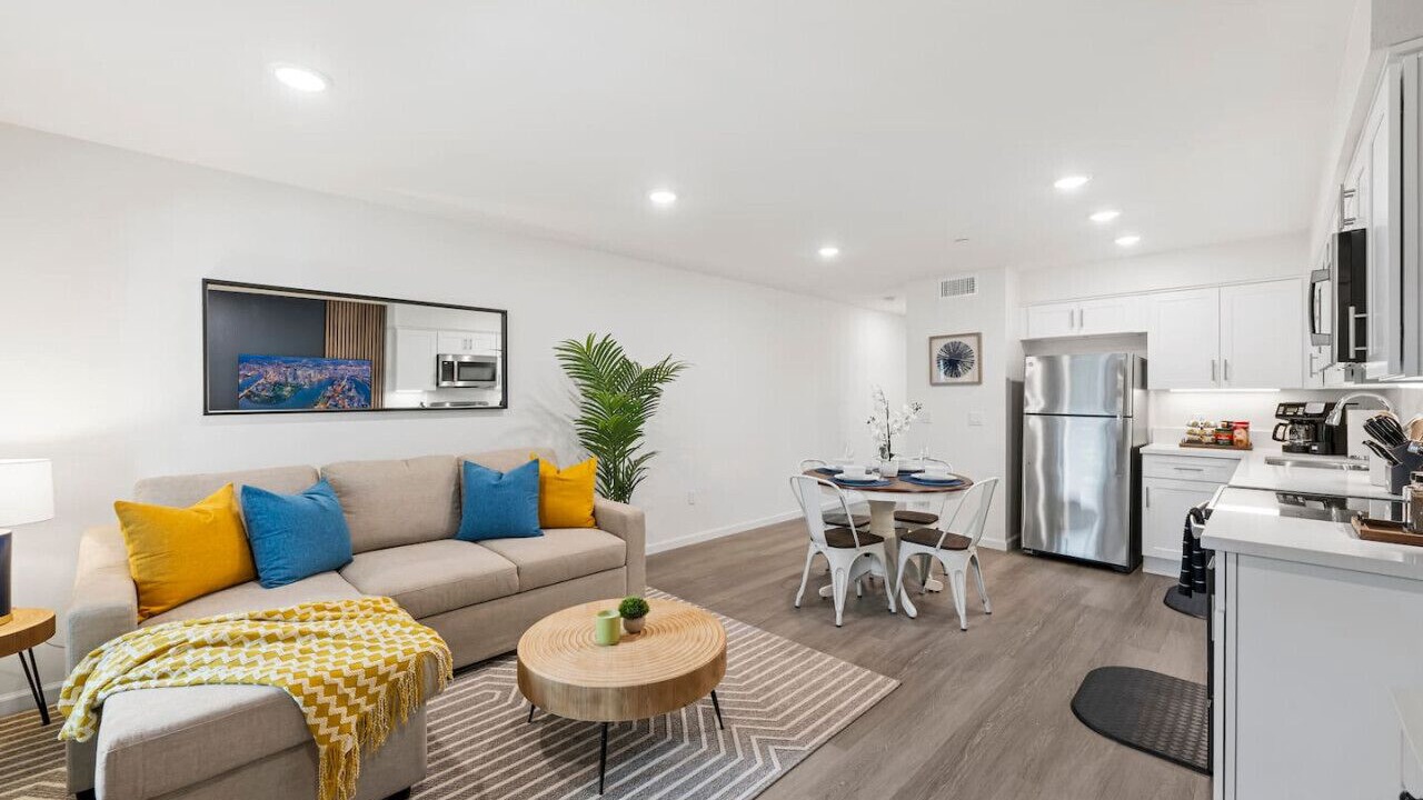 Photo of Livingroom in Crown Point