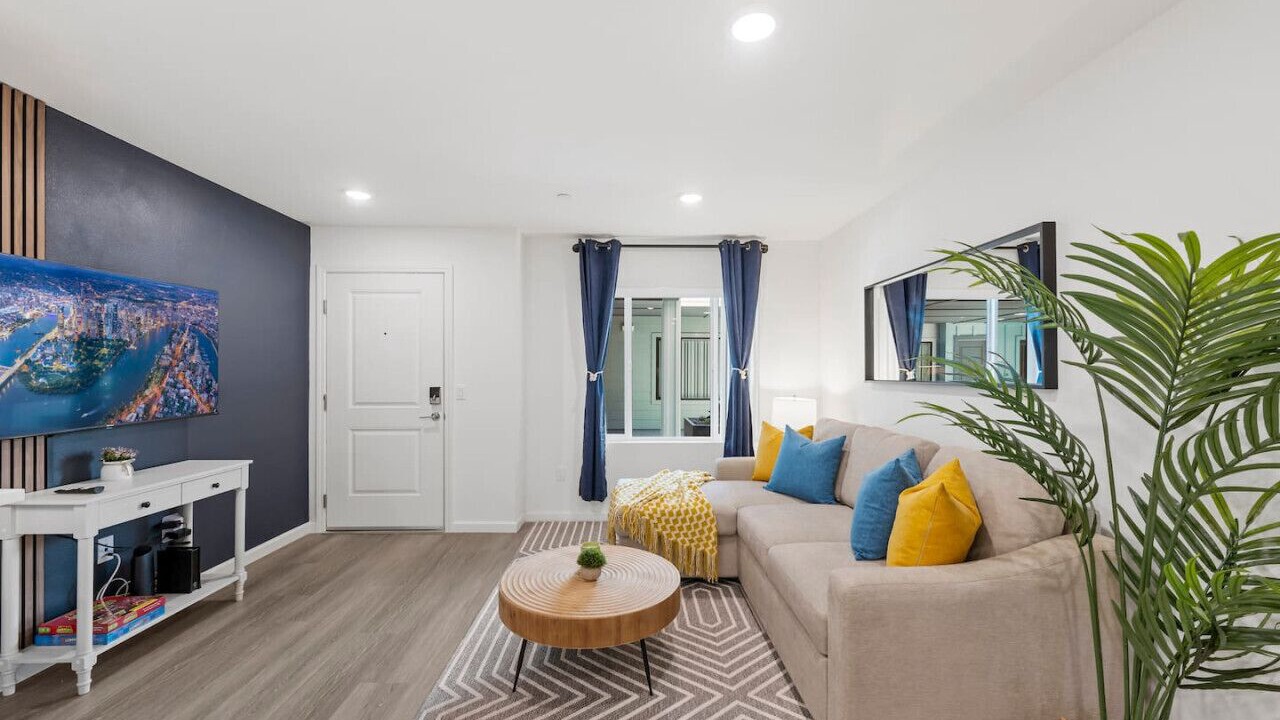 Photo of Livingroom in Crown Point