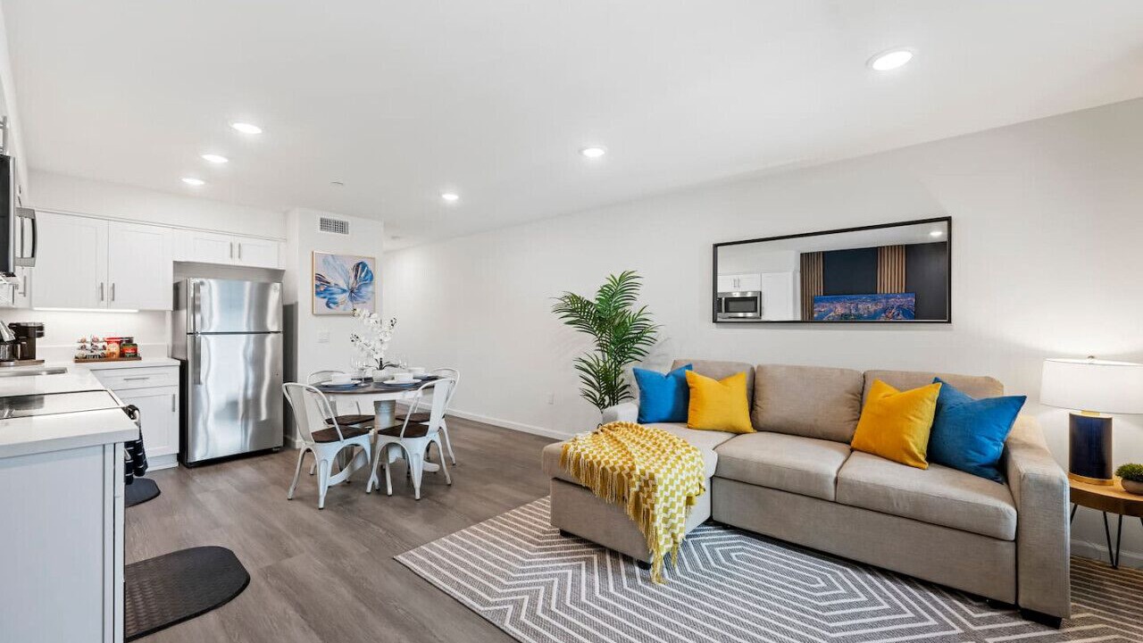 Photo of Livingroom in Crown Point