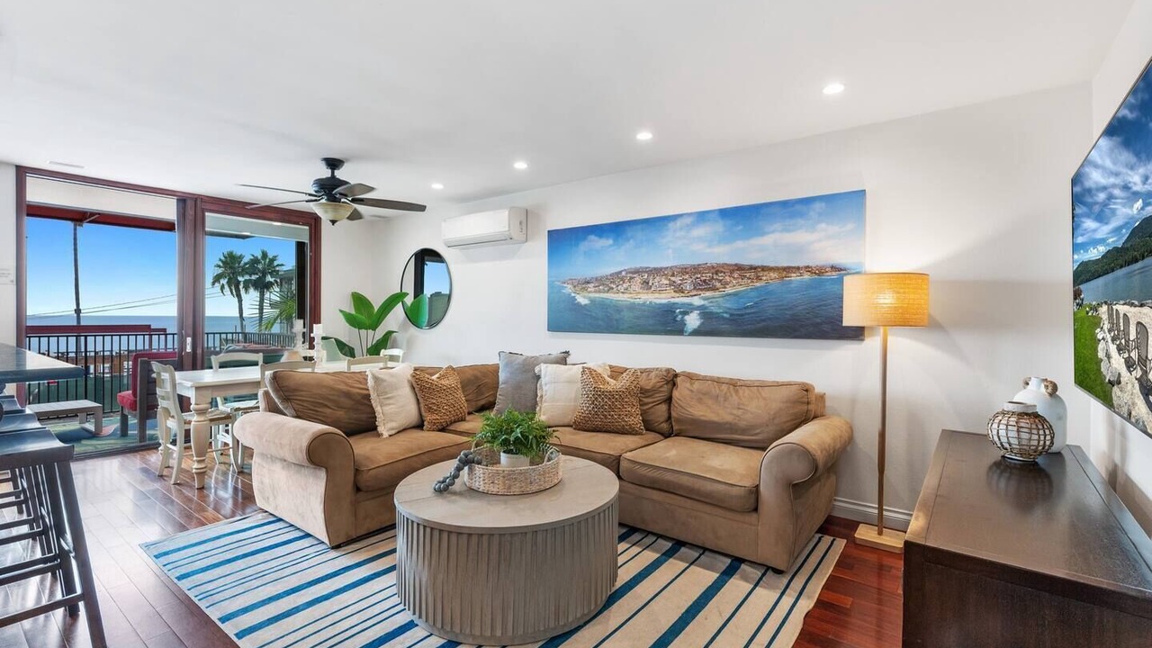 Photo of Livingroom in Beach Barber Tract