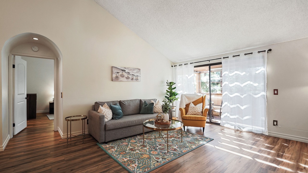 Photo of Livingroom in University City