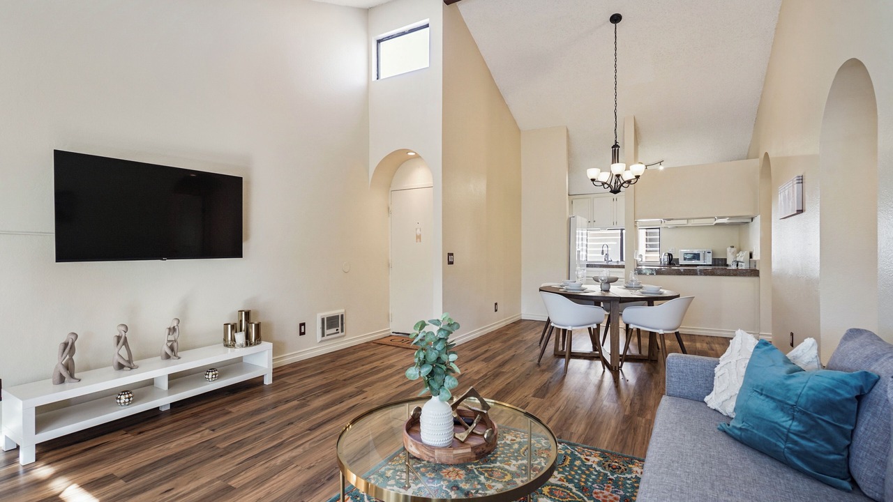 Photo of Livingroom in University City