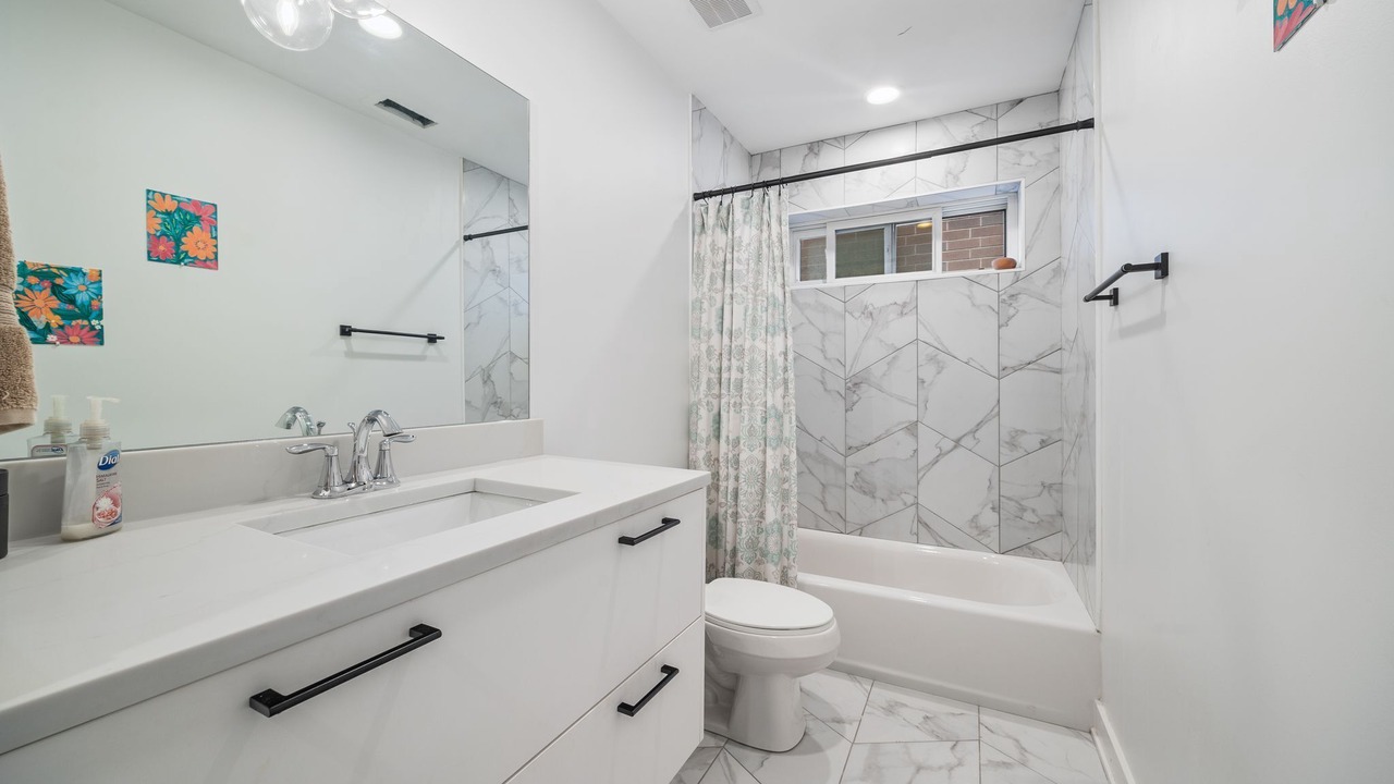 Photo of Bathroom in Grand Boulevard