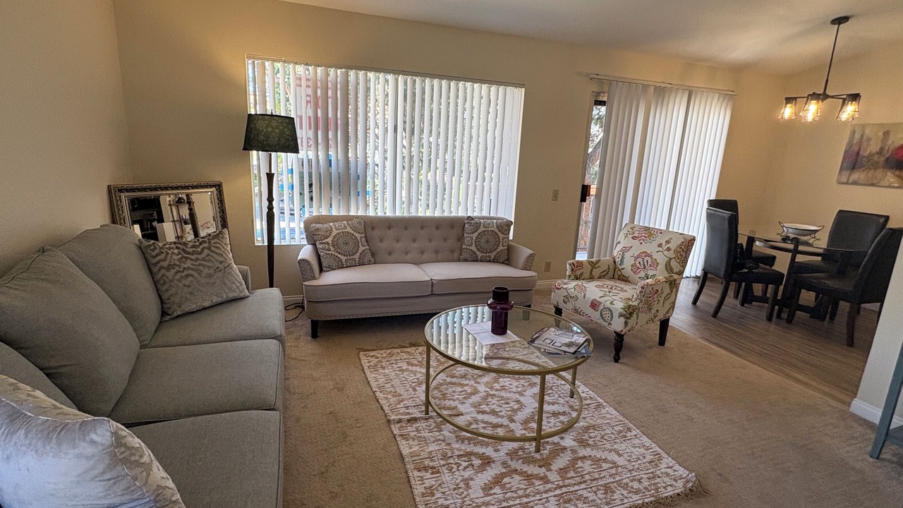 Photo of Livingroom in University City