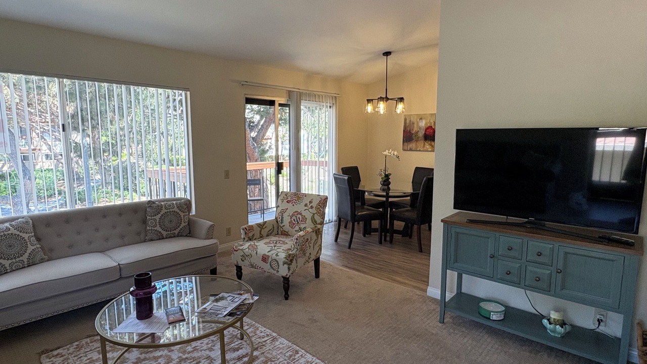 Photo of Livingroom in University City