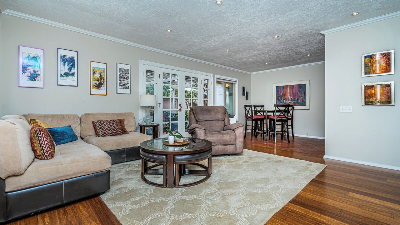 Photo of Livingroom in University City