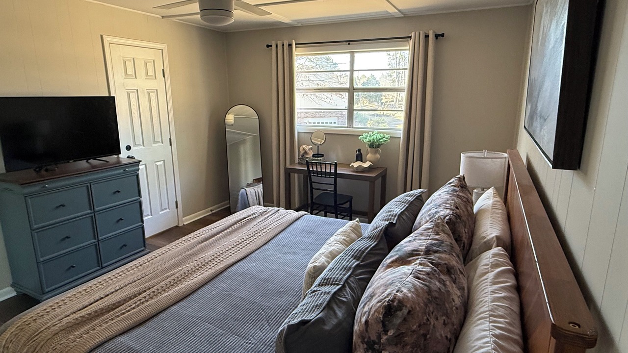 Photo of Bedroom in Leesburg