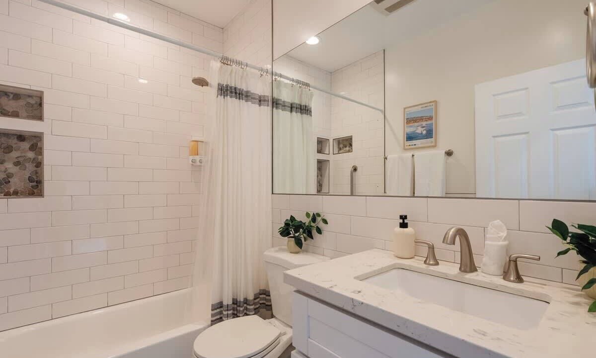 Photo of Bathroom in Mission Hills