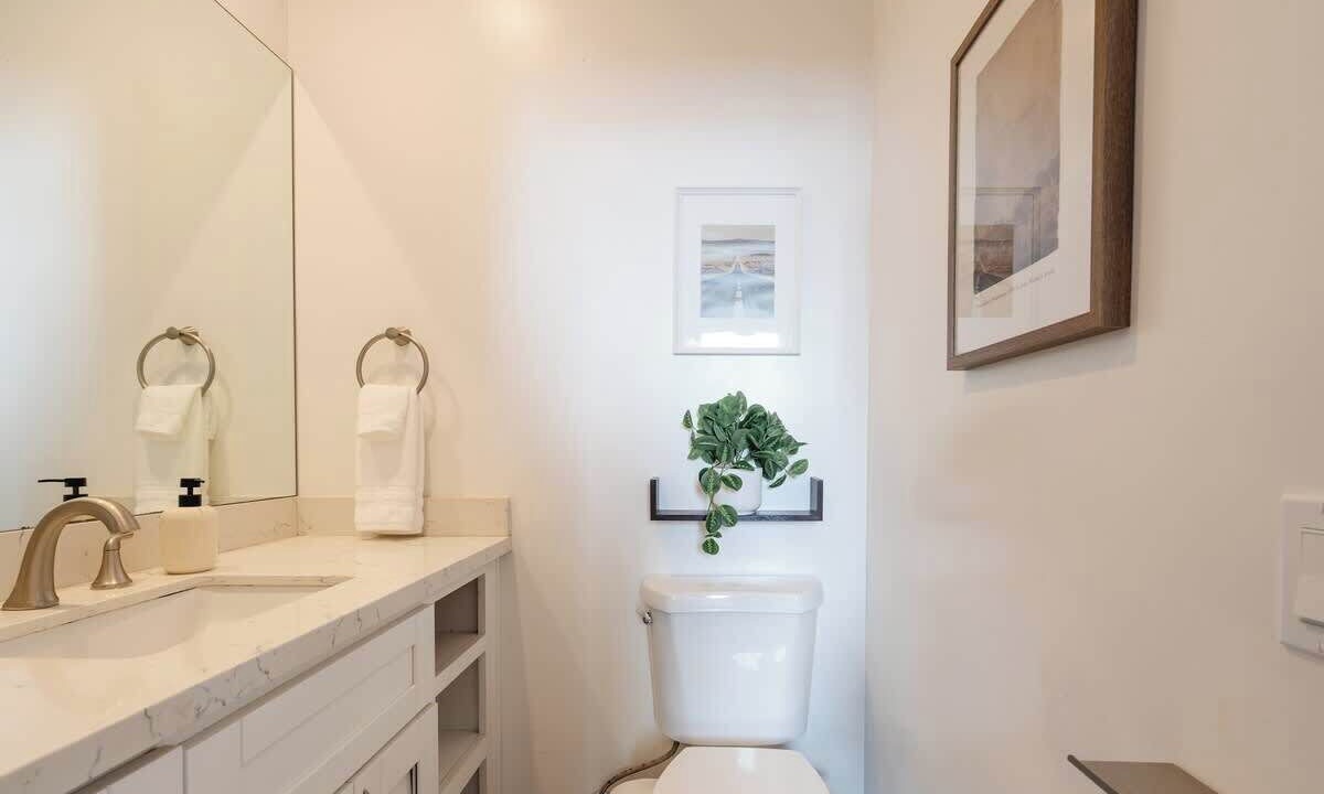 Photo of Bathroom in Mission Hills