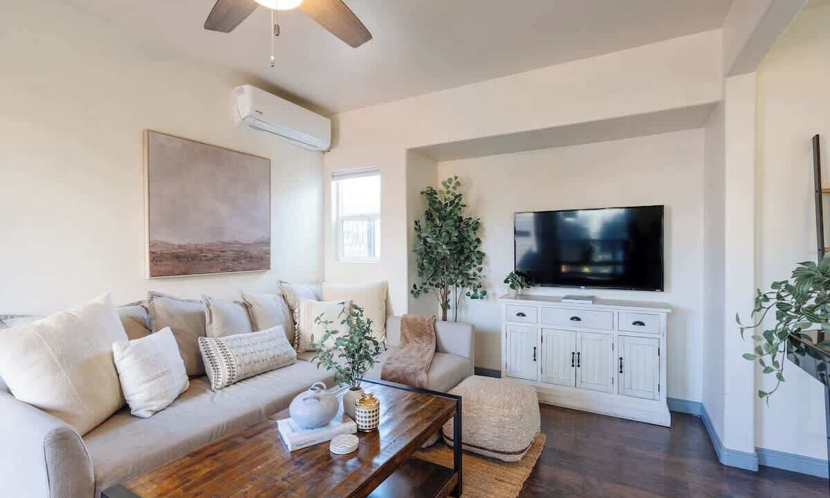 Photo of Bedroom in Mission Hills
