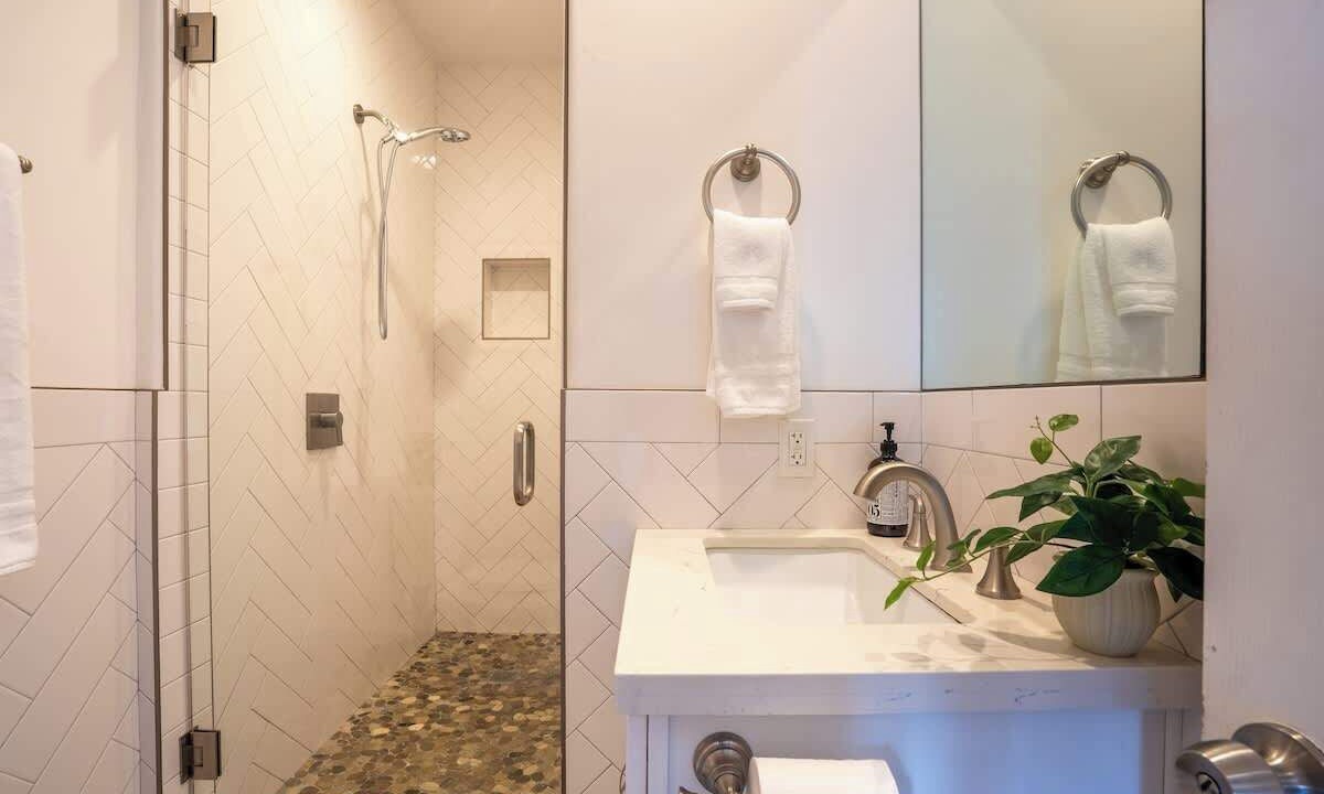 Photo of Bathroom in Mission Hills