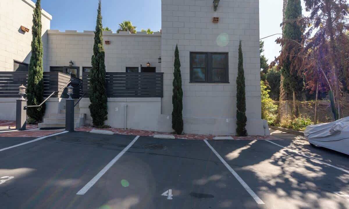 Photo of Others in Mission Hills