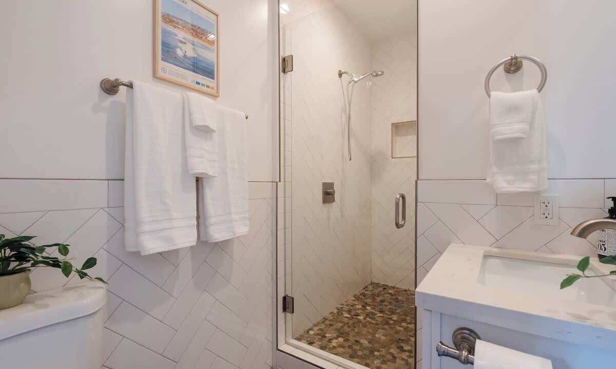 Photo of Bathroom in Mission Hills
