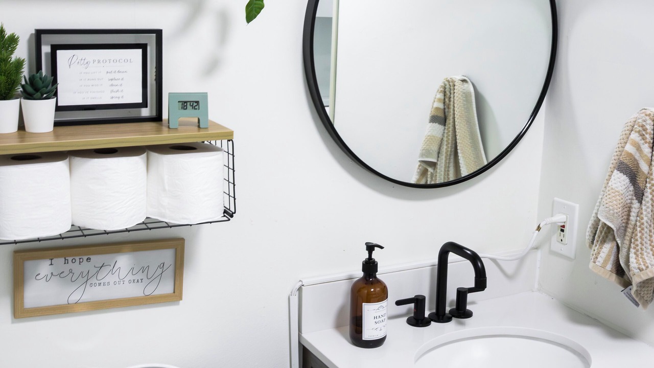 Photo of Bathroom in Dickinson Narrows
