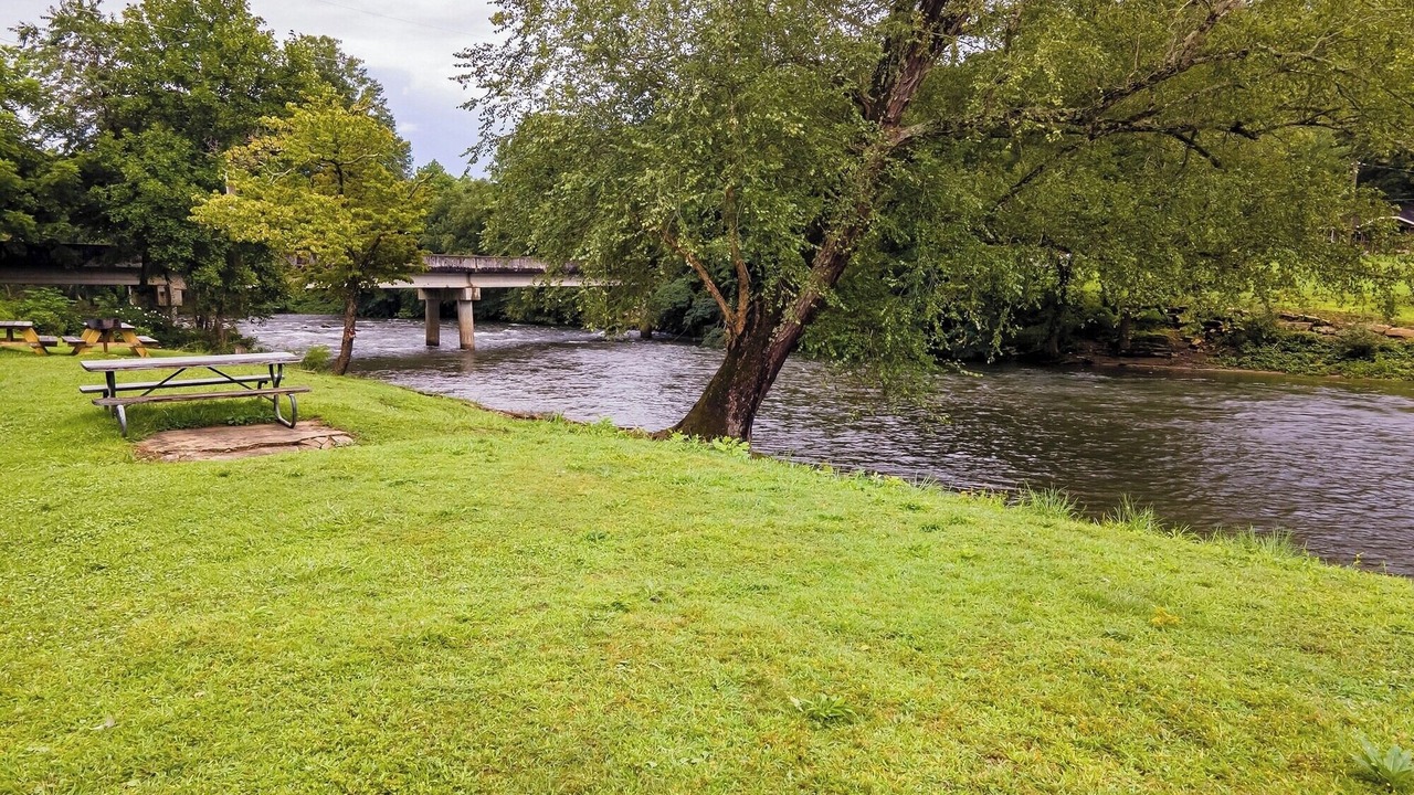 Photo of Others in Cherokee