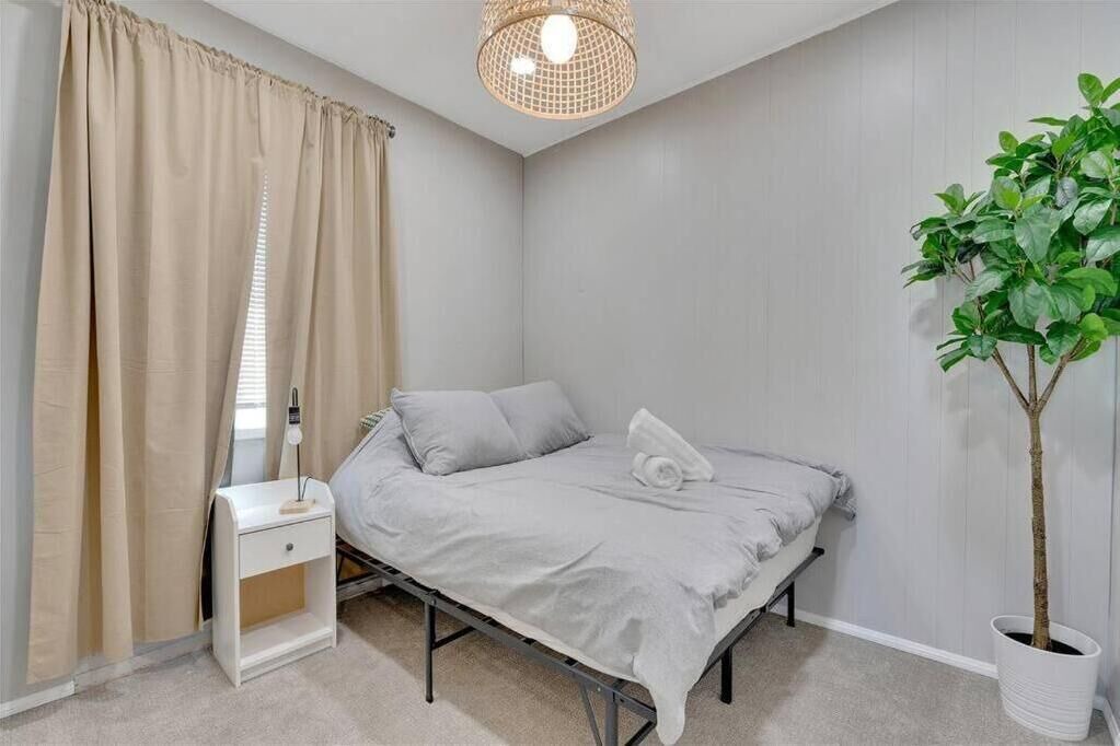 Photo of Bedroom in North Clairemont