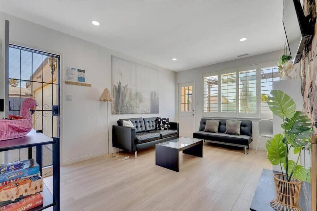 Photo of Livingroom in North Clairemont