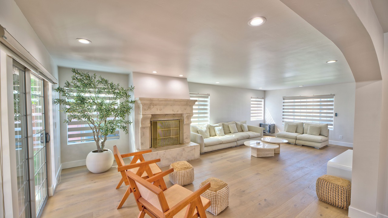 Photo of Livingroom in Bay Ho