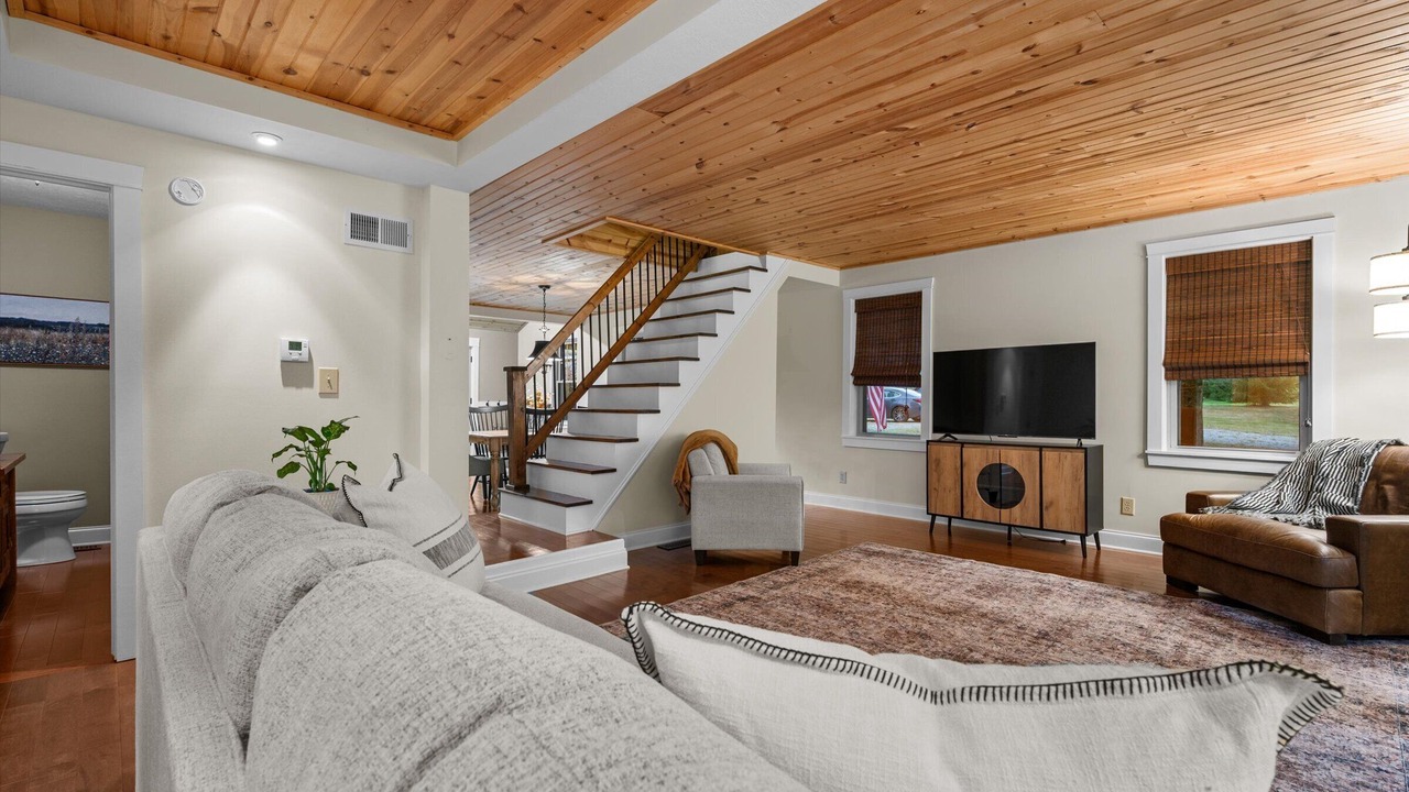 Photo of Livingroom in Clark