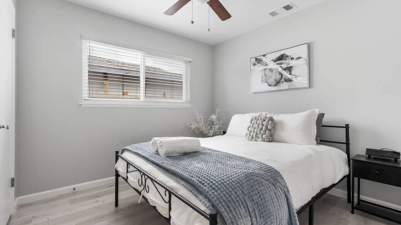 Photo of Bedroom in North Clairemont