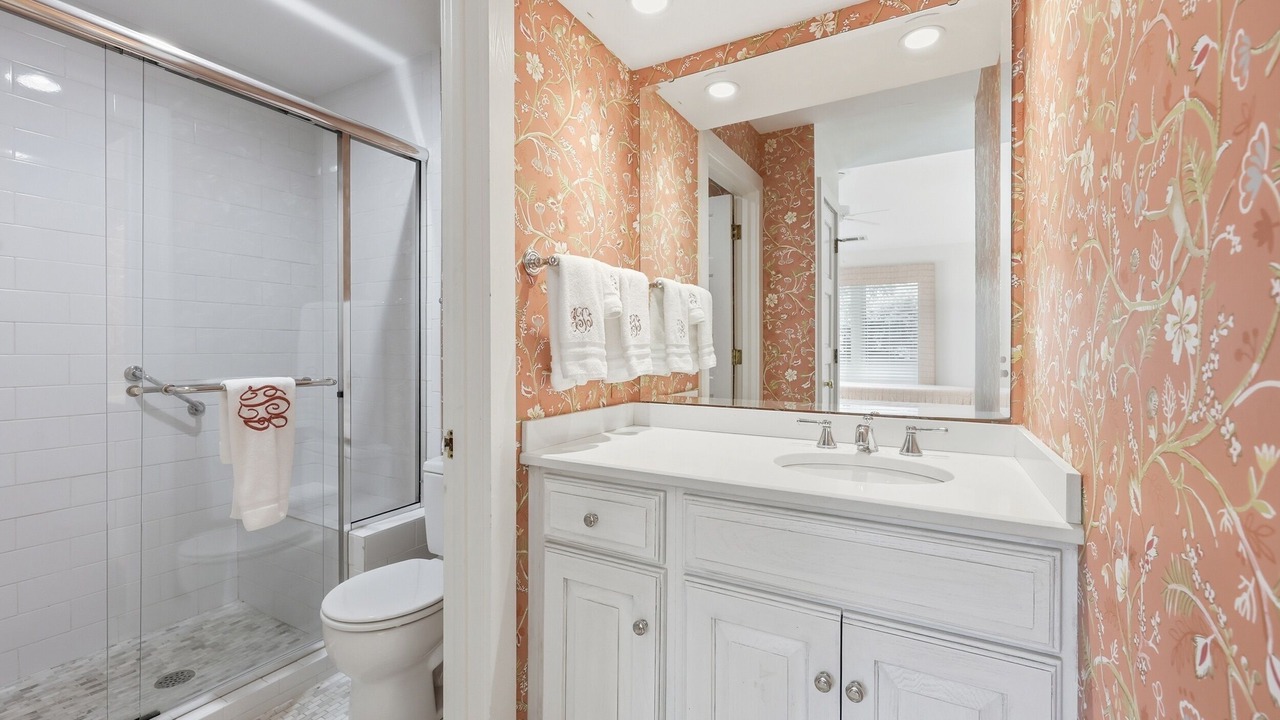 Photo of Bathroom in Debordieu Colony