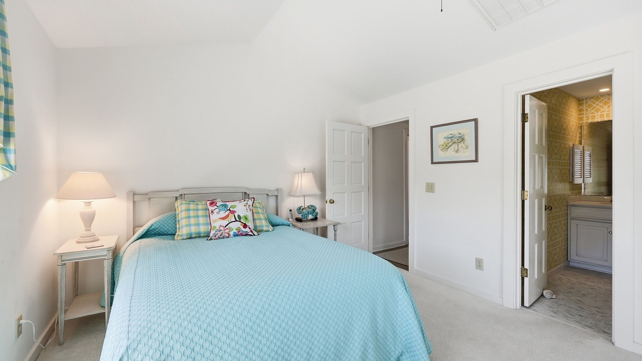 Photo of Bedroom in Debordieu Colony
