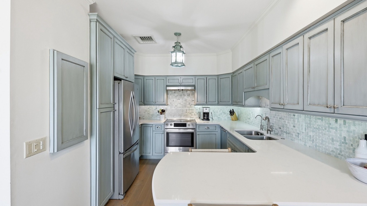 Photo of Kitchen in Debordieu Colony