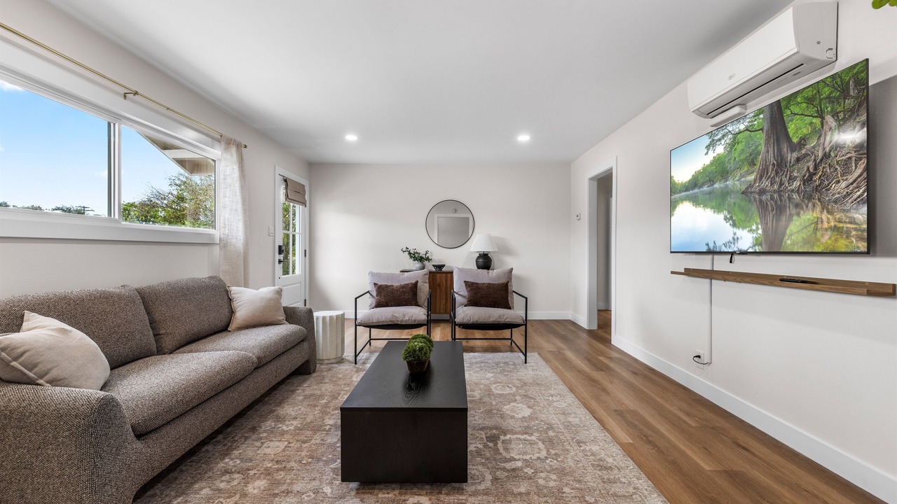 Photo of Livingroom in Clairemont
