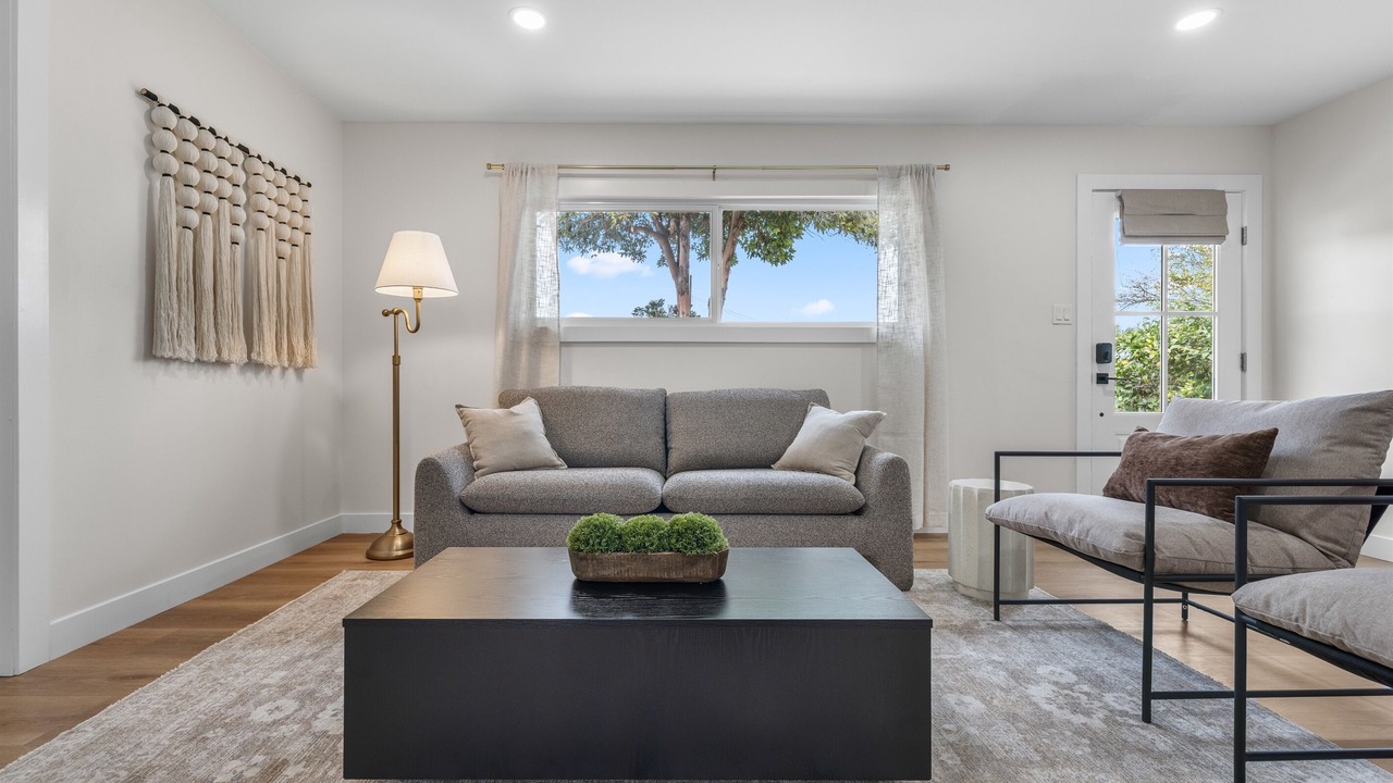 Photo of Livingroom in Clairemont