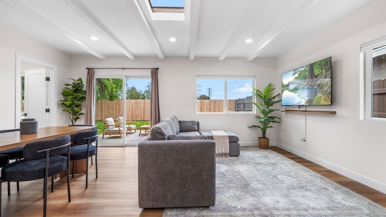 Photo of Livingroom in Clairemont